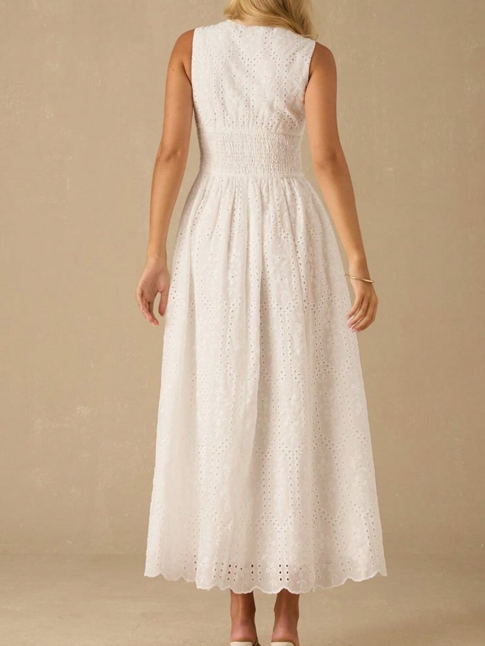 White Elegant Women's Embroidery Maxi Dress - Picture 2 of 8